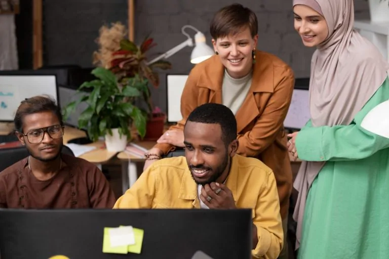 A formação histórica da diversidade da força de trabalho imigrante e a sua contribuição contemporânea para as políticas da gestão de pessoas